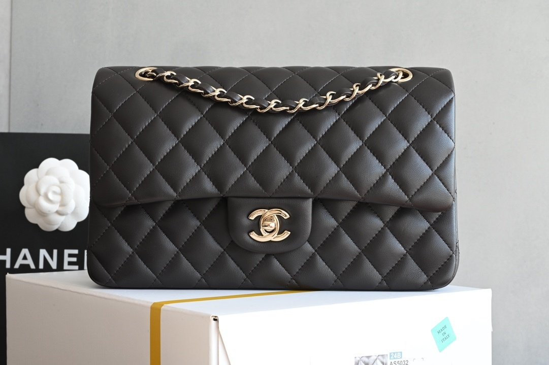 Сумка женская кожаная Classic Flap Medium 25 см