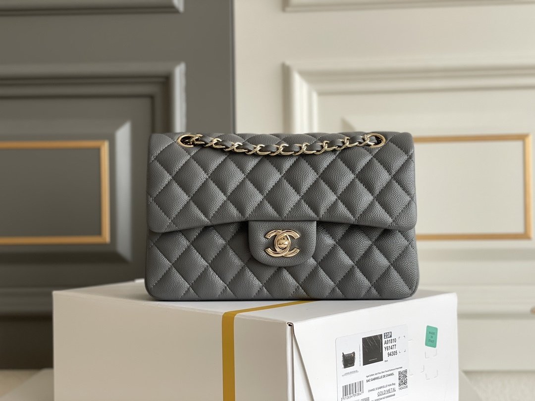 Сумка женская кожаная Classic Flap Medium 28 см