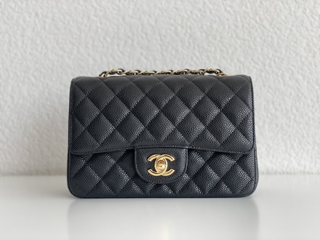 Сумка женская кожаная Classic Flap Mini 20 см