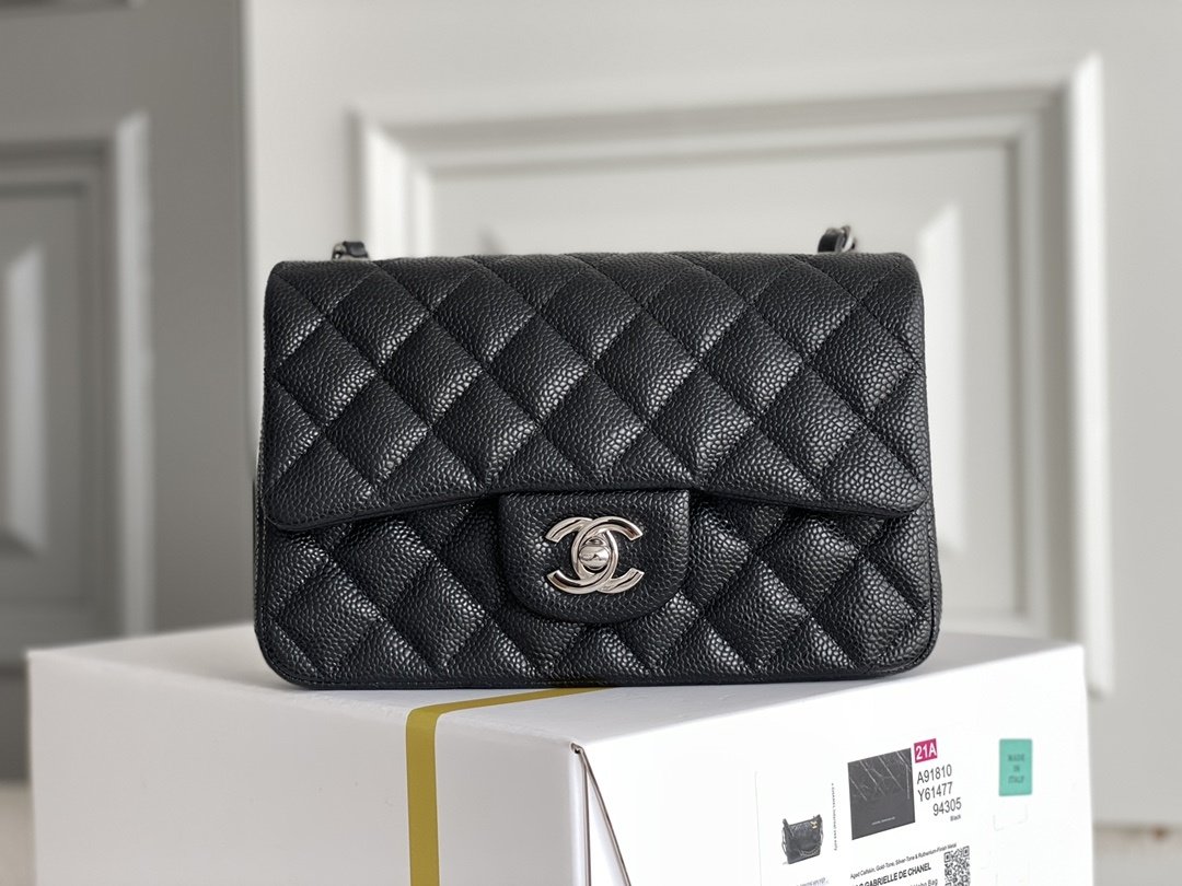 Сумка женская кожаная Classic Flap Mini 20 см