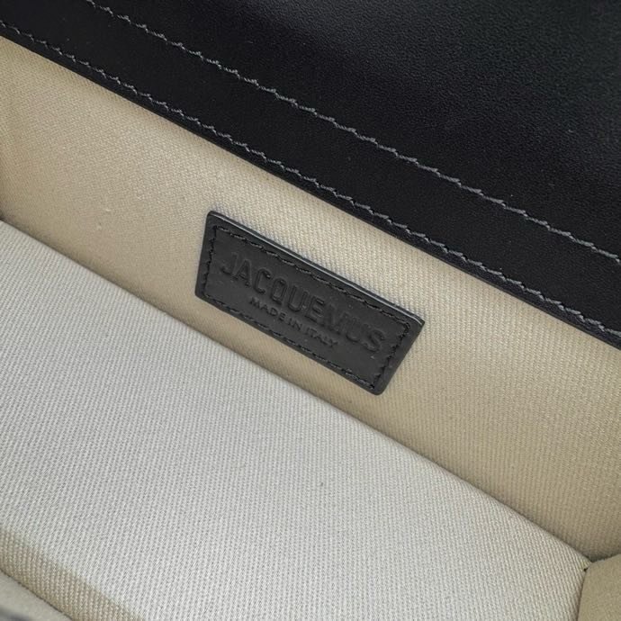 Сумка женская кожаная Jacquemu Bamnino 18 см фото 2