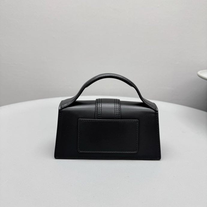 Сумка женская кожаная Jacquemu Bamnino 18 см фото 4