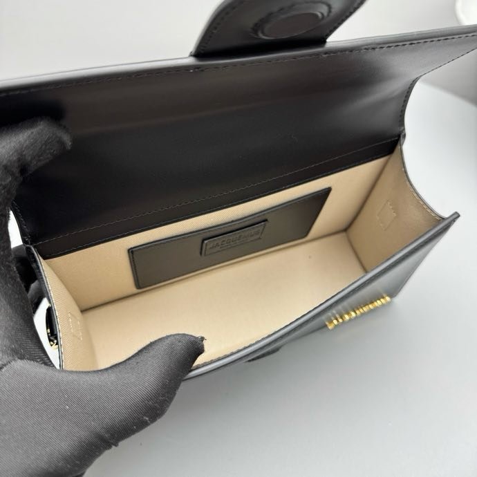 Сумка женская кожаная Jacquemu Bamnino 24 см фото 3