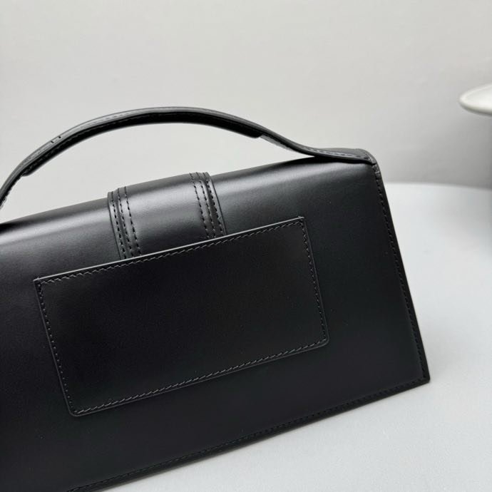 Сумка женская кожаная Jacquemu Bamnino 24 см фото 6