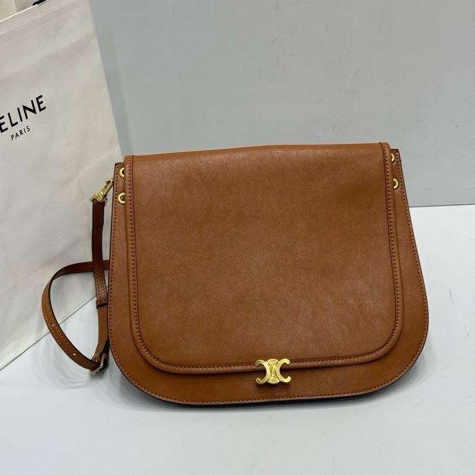 Сумка женская кожаная Soft Triomphe Besace 32 см