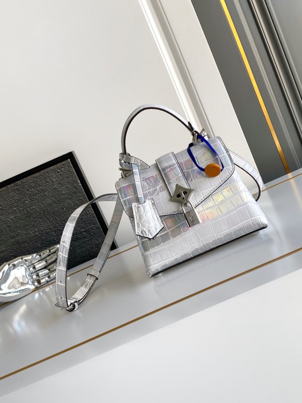 Сумка женская Rose Des Vents Mini 19 см из кожи крокодила в цвете Aurora Silver