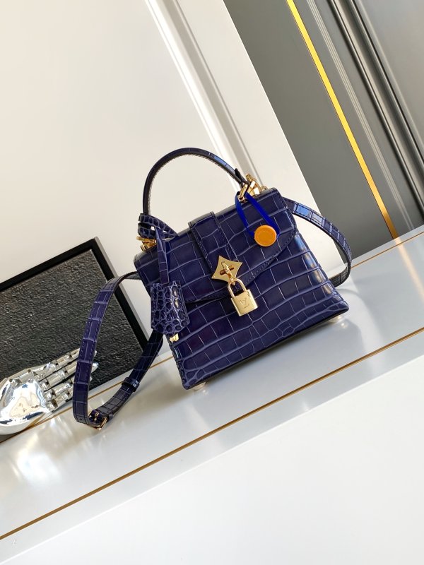 Сумка женская Rose Des Vents Mini 19 см из кожи крокодила