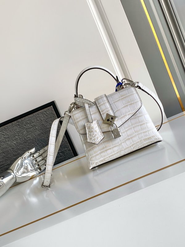 Сумка женская Rose Des Vents Mini 19 см из кожи крокодила