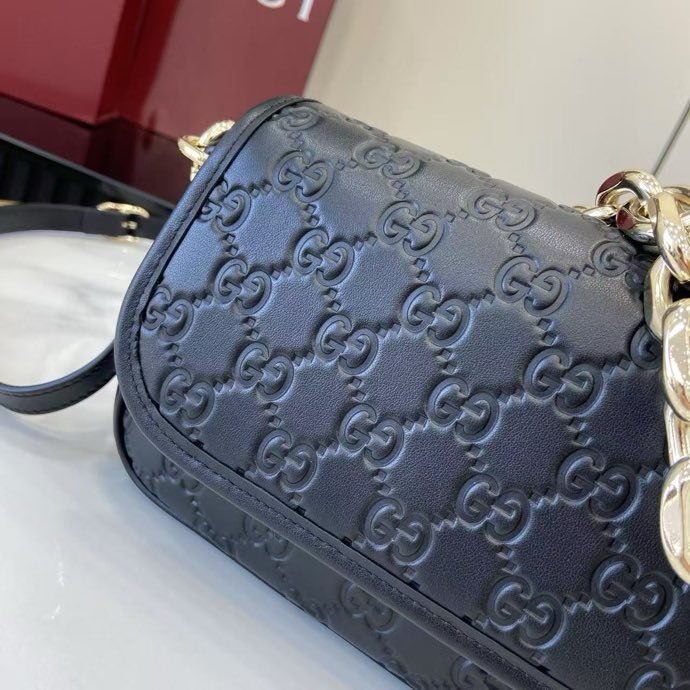 Сумка женская серия GG Emblem 20 см фото 3