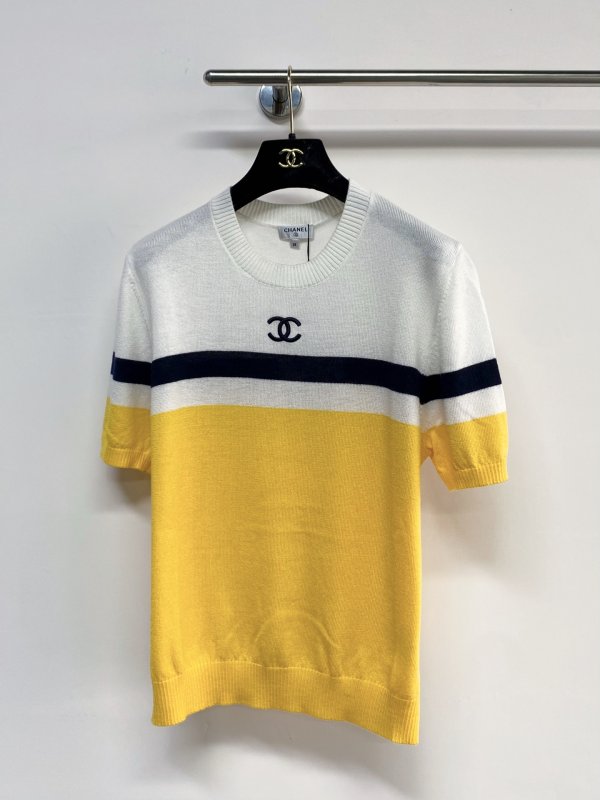 Свитер без рукавов женский