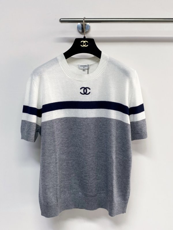 Свитер без рукавов женский