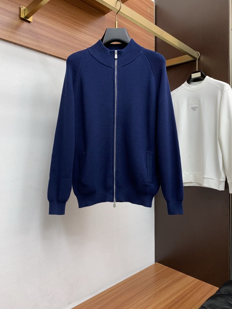 Свитер мужской