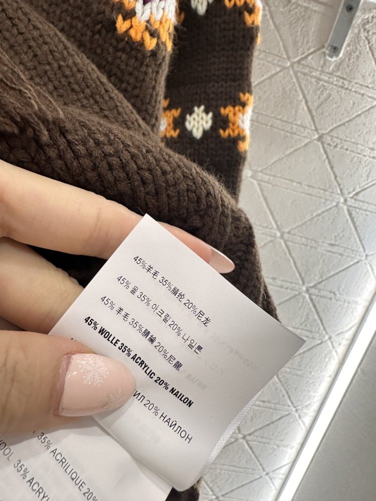 Свитер с капюшоном и меховым воротником фото 9