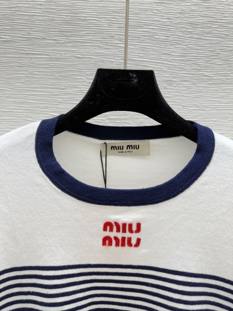 Свитер с круглым вырезом и длинными рукавами фото 3