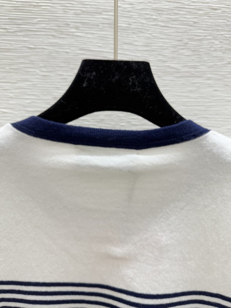 Свитер с круглым вырезом и длинными рукавами фото 4