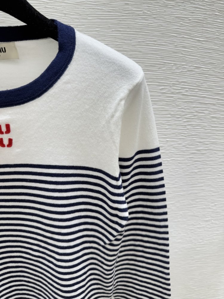 Свитер с круглым вырезом и длинными рукавами фото 5