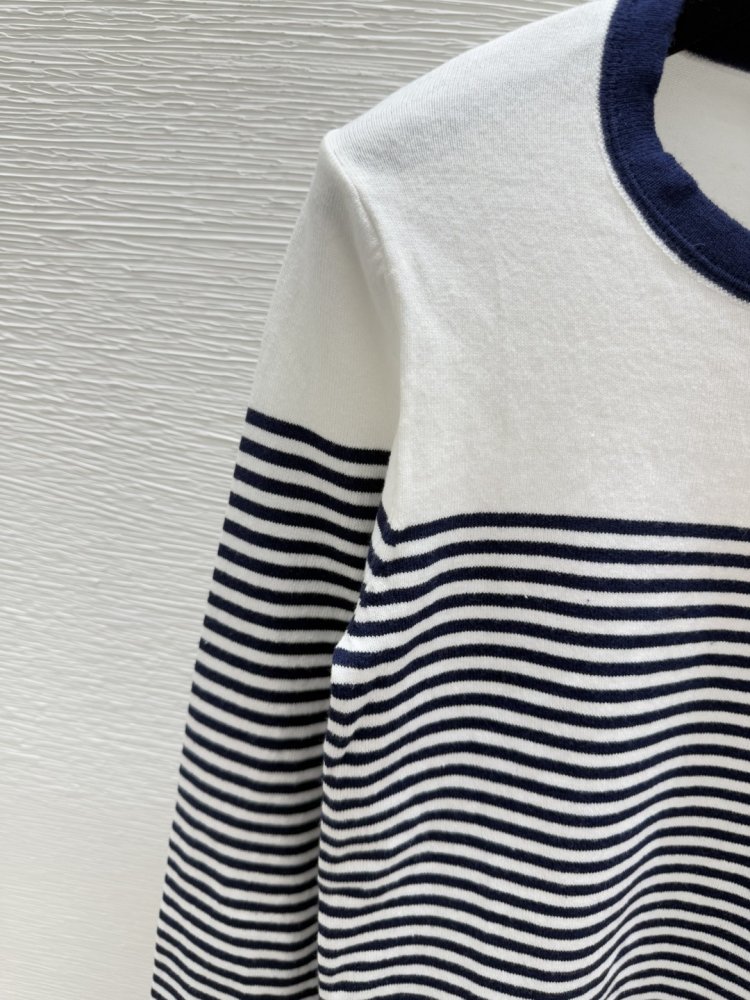 Свитер с круглым вырезом и длинными рукавами фото 6