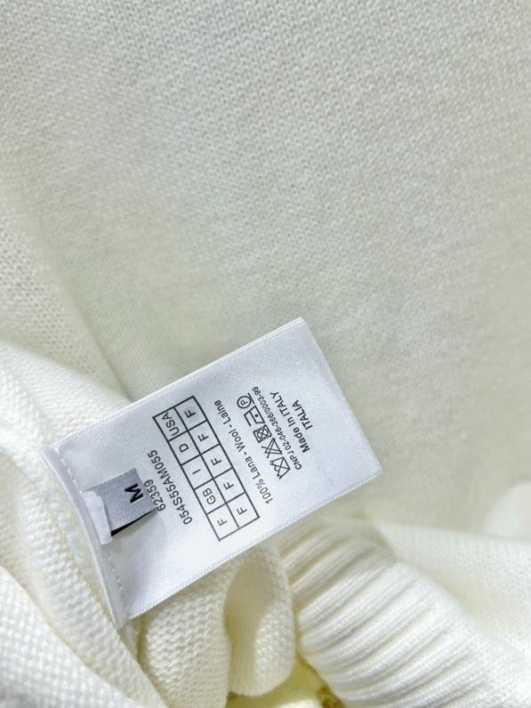 Светр з круглим вирізом фото 4