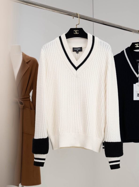 Свитер женский