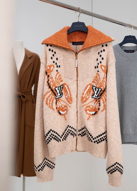 Свитер женский