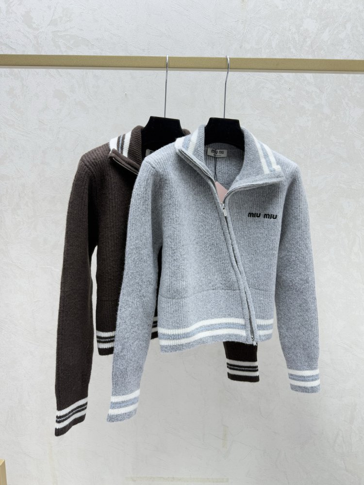 Свитер женский