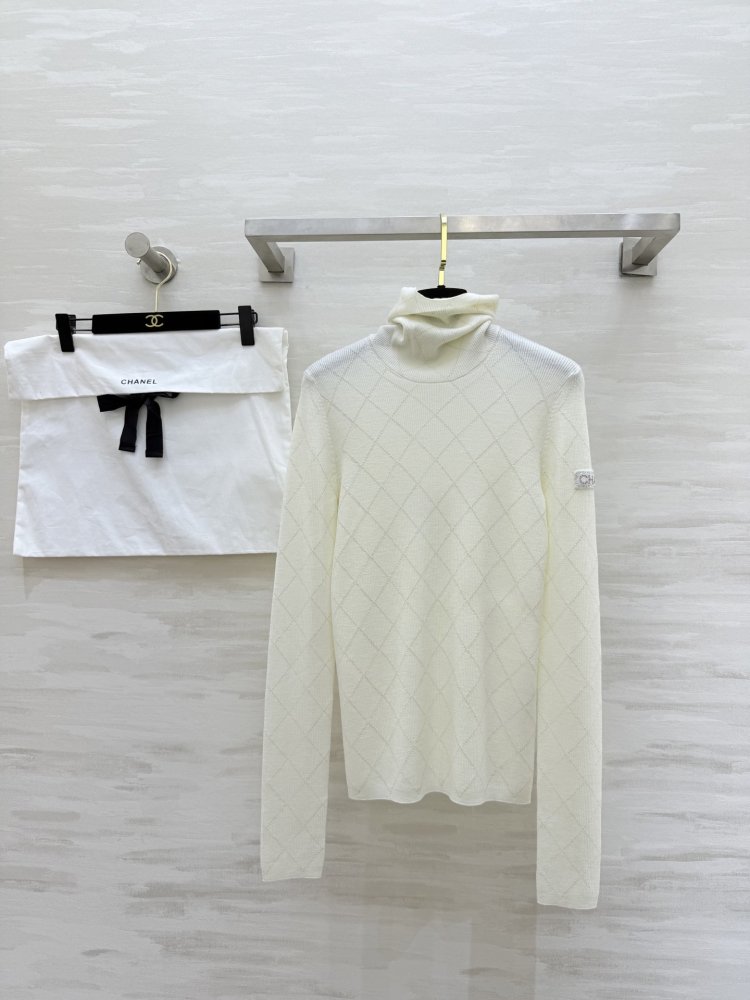 Свитер женский