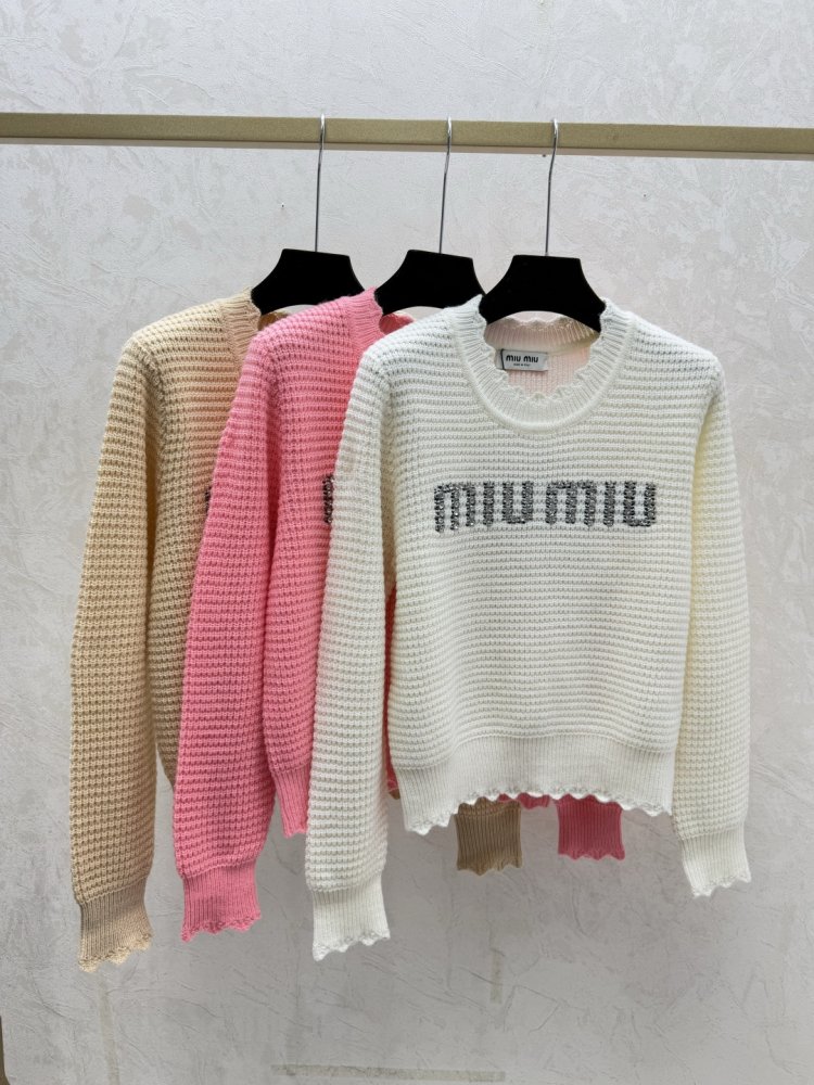 Свитер женский