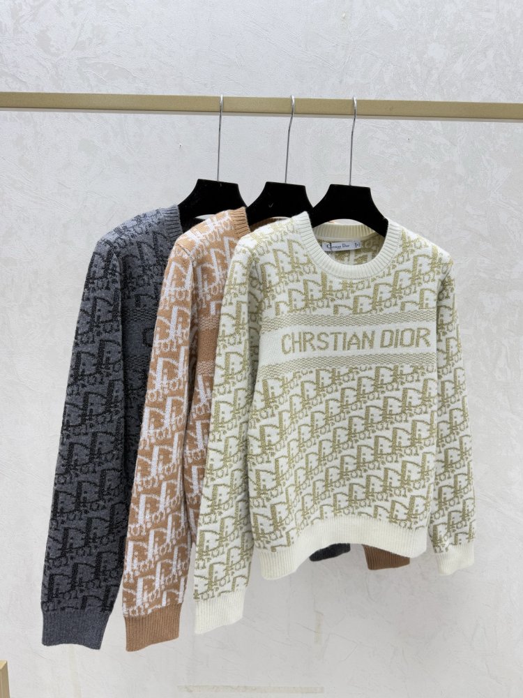 Свитер женский