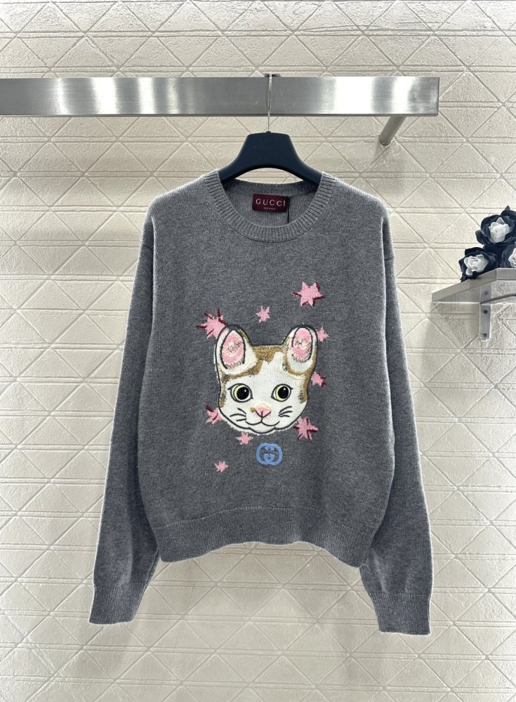 Свитер женский