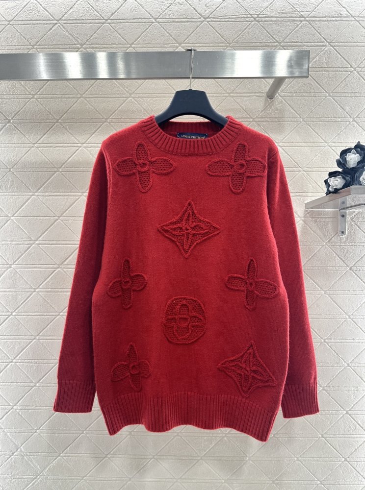 Свитер женский