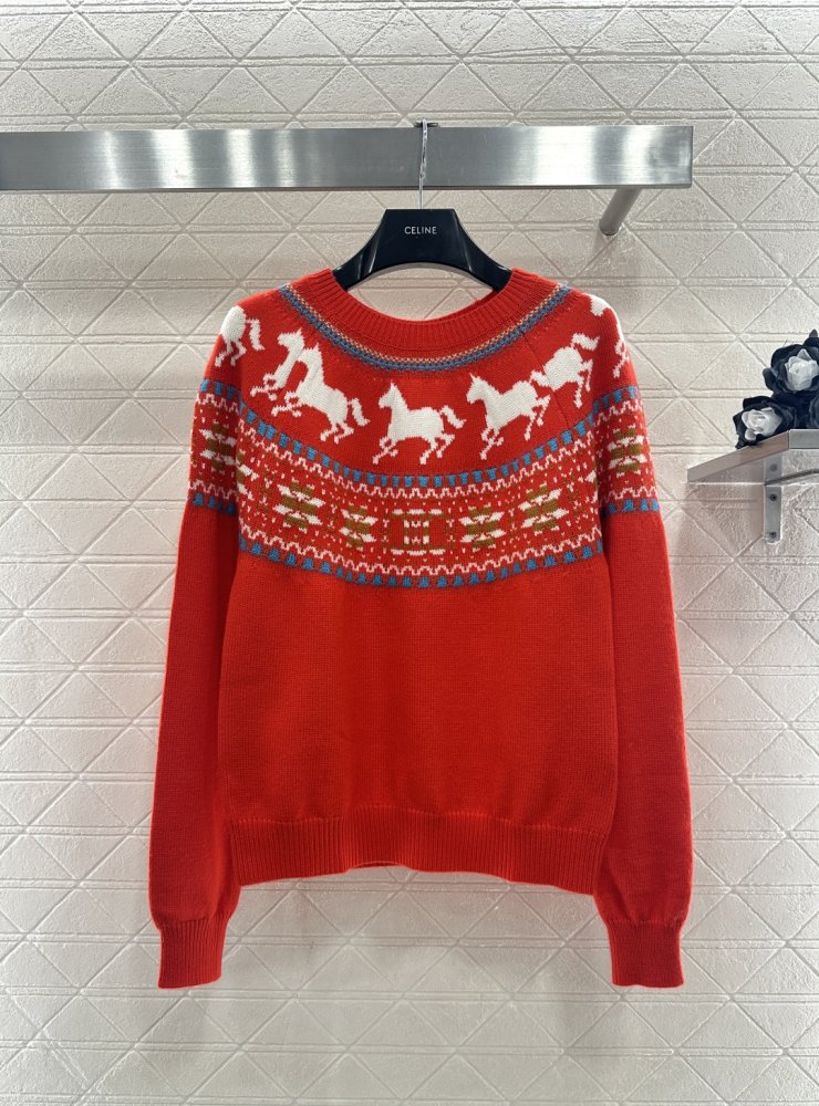 Свитер женский