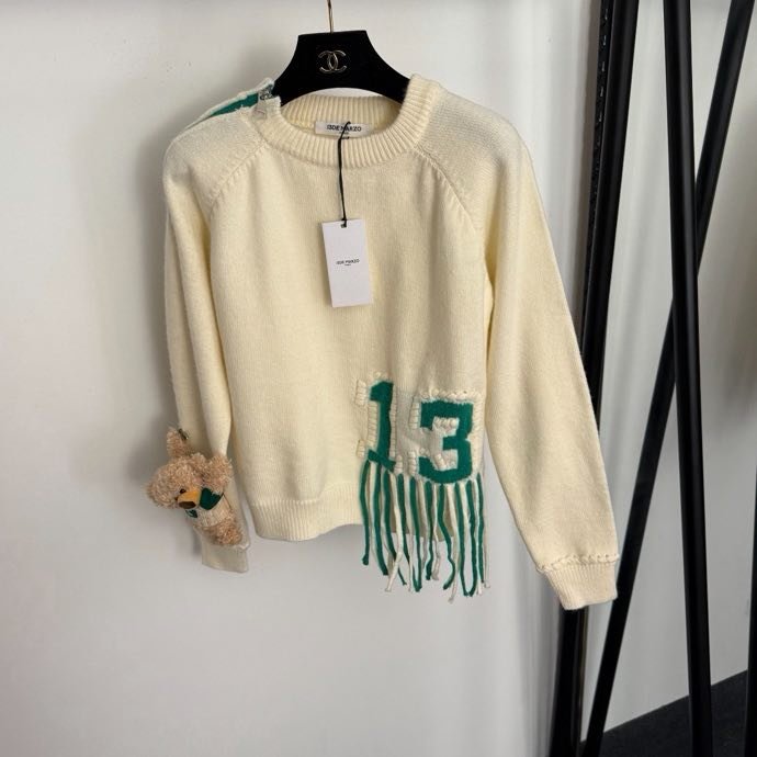 Свитер женский