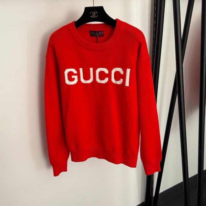 Свитер женский