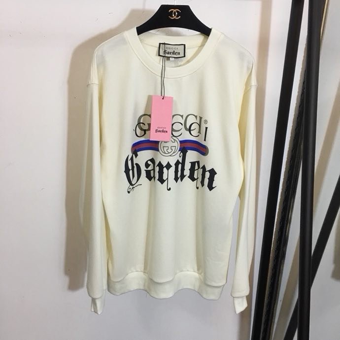 Свитер женский