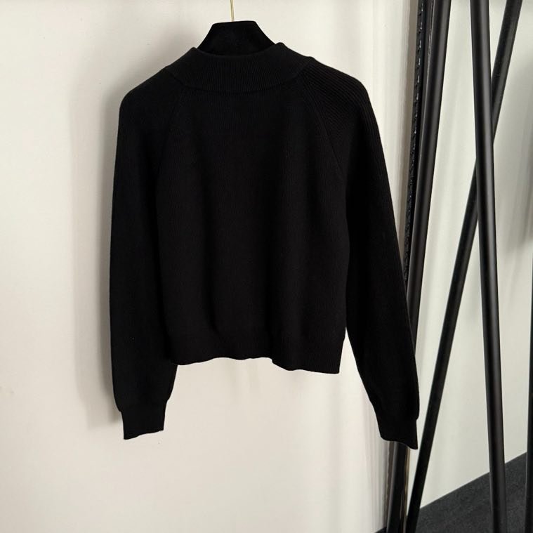 Свитер женский фото 2