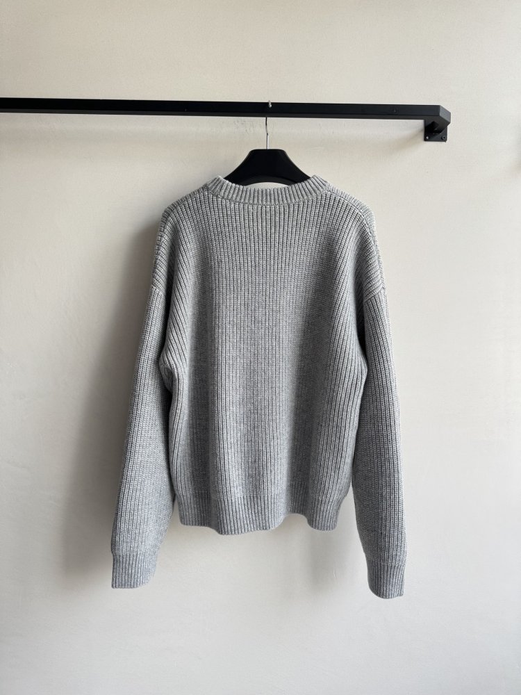 Свитер женский фото 2