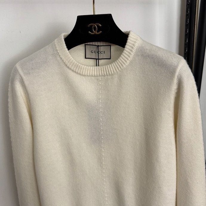 Свитер женский фото 2