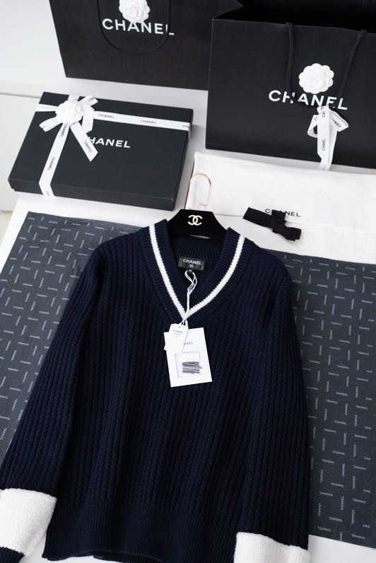 Светр жіночий фото 2