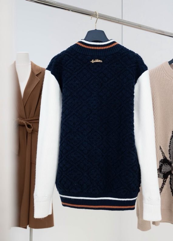 Светр жіночий фото 2