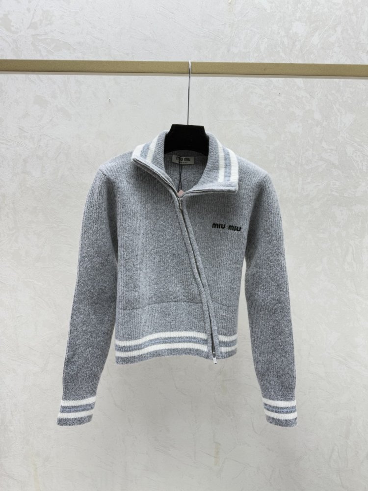 Свитер женский фото 2