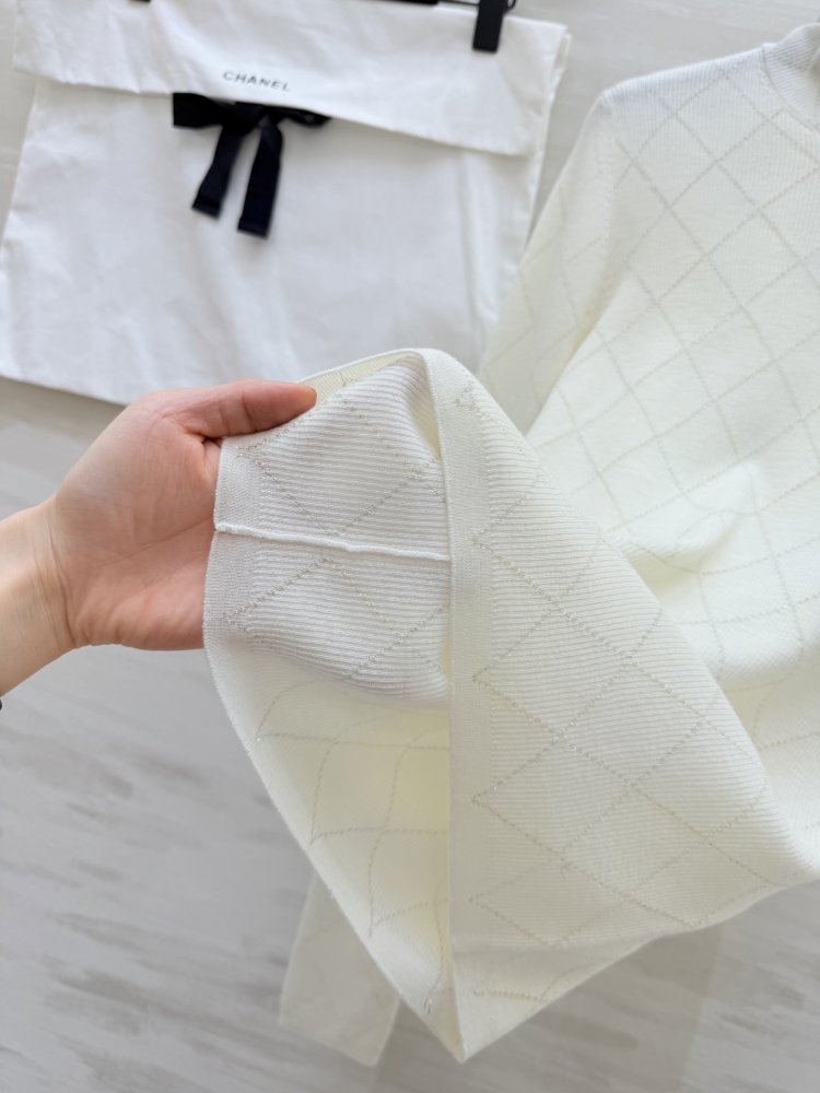 Свитер женский фото 2