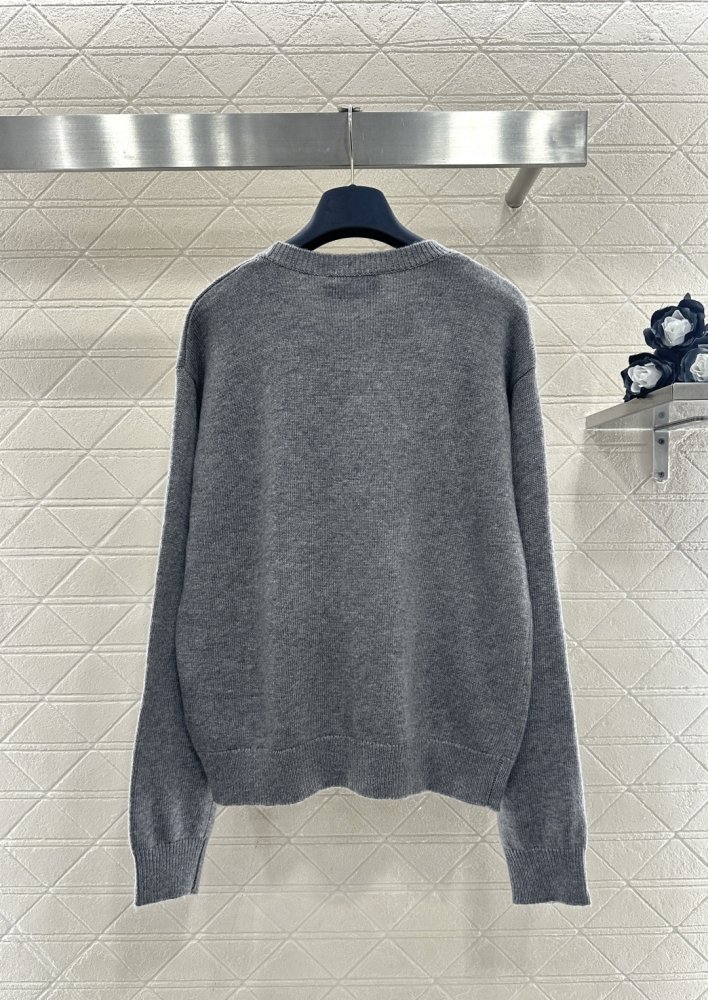 Свитер женский фото 2