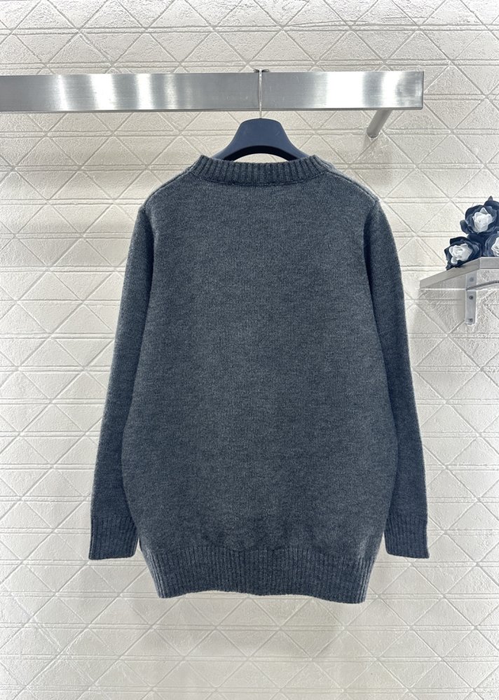 Свитер женский фото 2