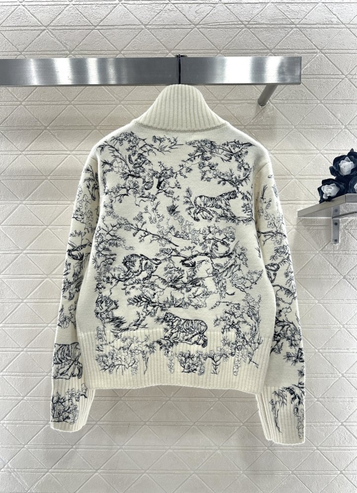 Свитер женский фото 2