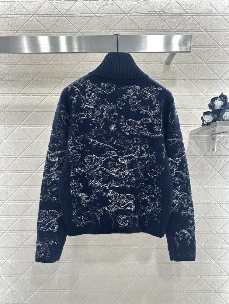 Свитер женский фото 2