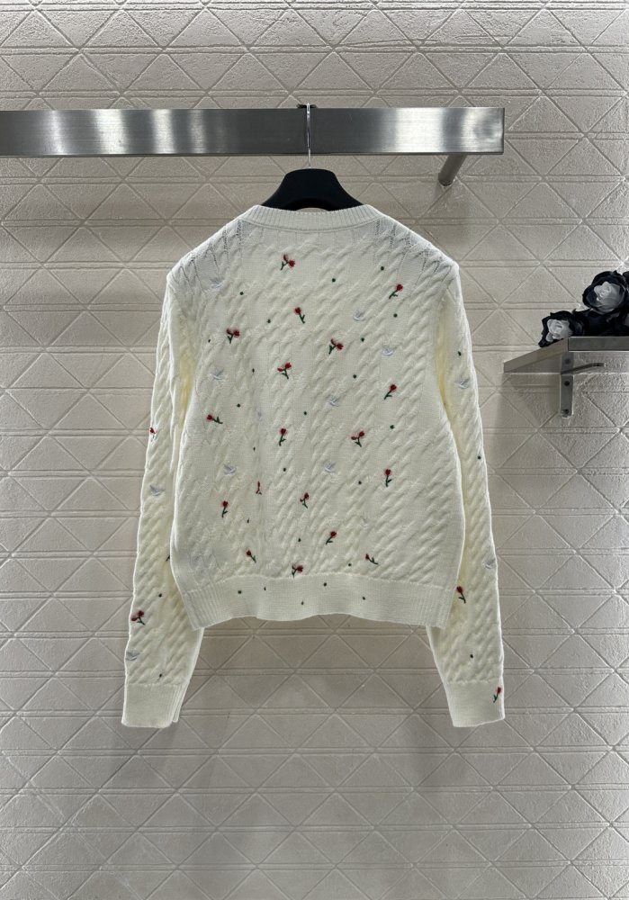 Светр жіночий фото 2