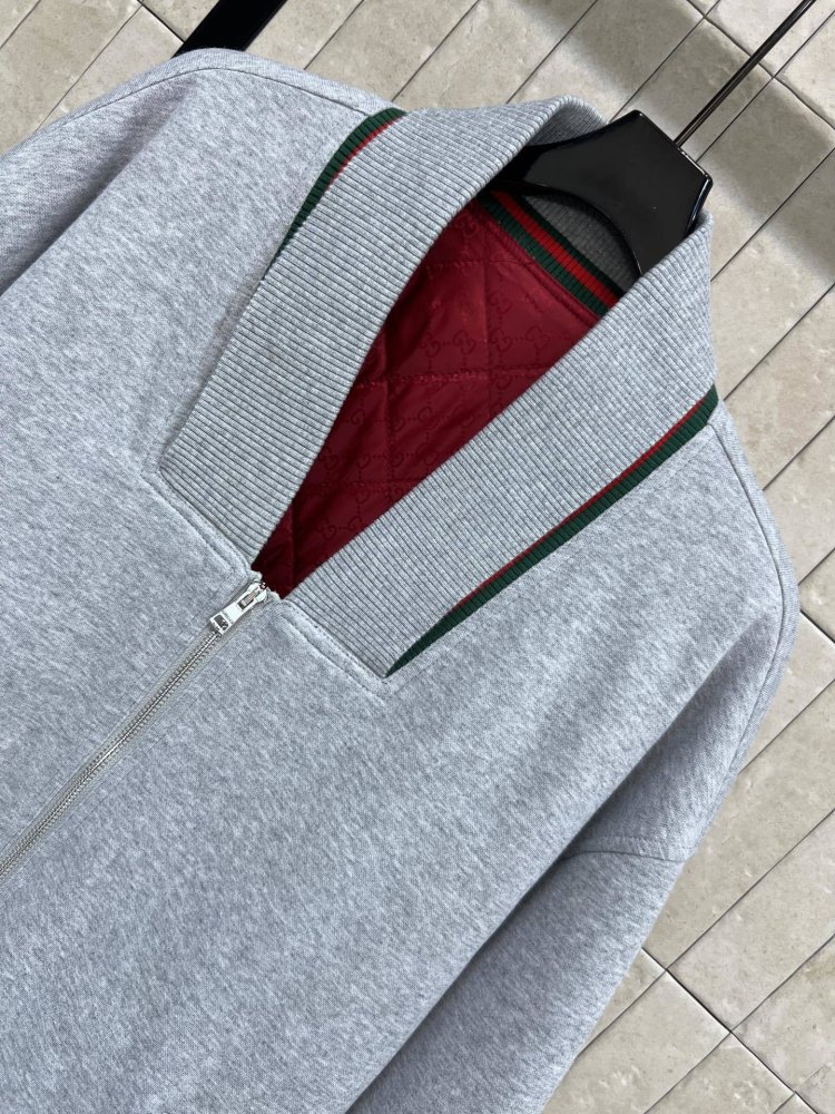 Светр жіночий фото 2