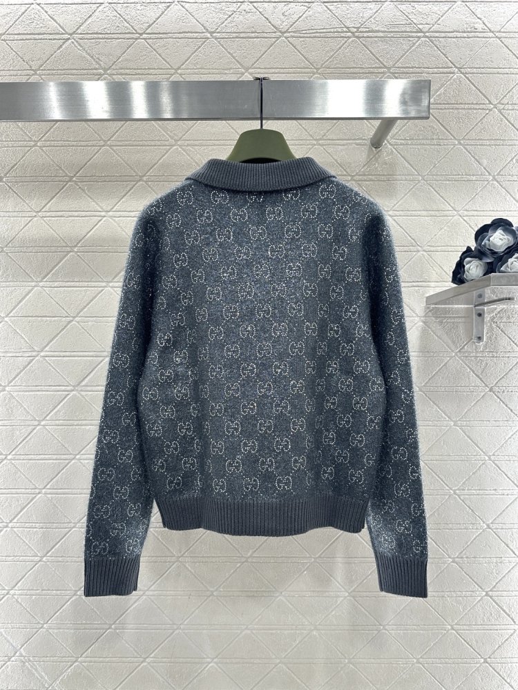 Светр жіночий фото 2