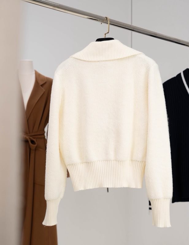 Светр жіночий фото 3