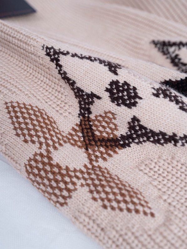 Pullover female фото 3